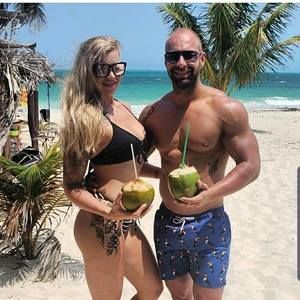 Meet your Posher, Taylor